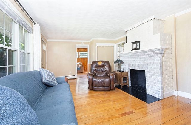 70 Trinity Ave, Worcester, MA 01605