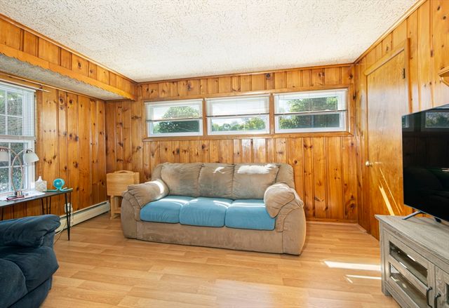 70 Trinity Ave, Worcester, MA 01605