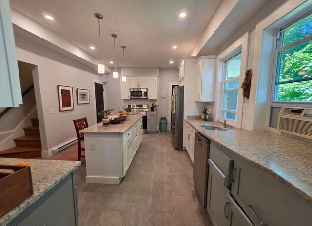 15 Bartlet Ave TH, Arlington, MA 02476
