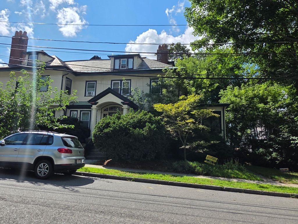 15 Bartlet Ave TH, Arlington, MA 02476