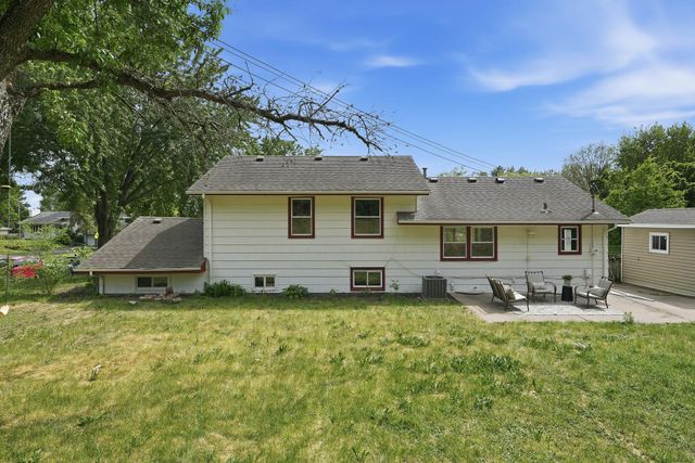 7944 Hillside Trail S, Cottage Grove, MN 55016