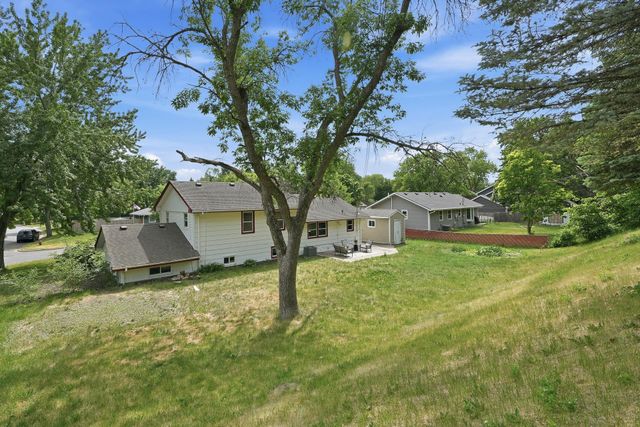 7944 Hillside Trail S, Cottage Grove, MN 55016