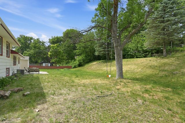 7944 Hillside Trail S, Cottage Grove, MN 55016