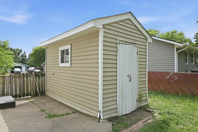 7944 Hillside Trail S, Cottage Grove, MN 55016