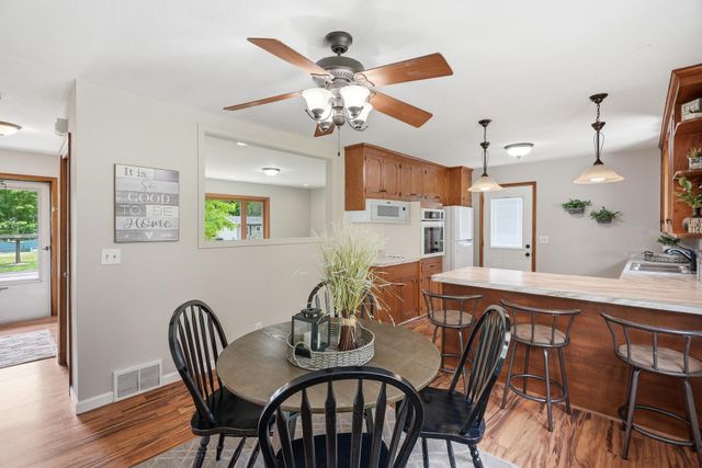 7944 Hillside Trail S, Cottage Grove, MN 55016