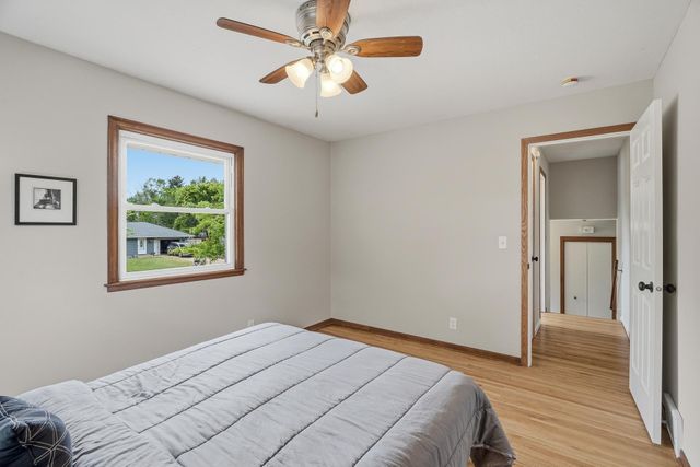 7944 Hillside Trail S, Cottage Grove, MN 55016