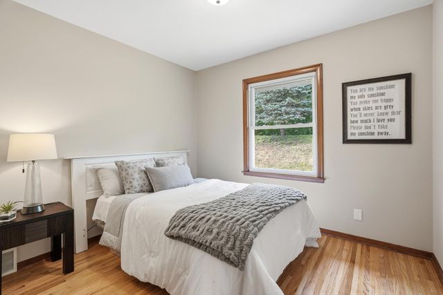 7944 Hillside Trail S, Cottage Grove, MN 55016