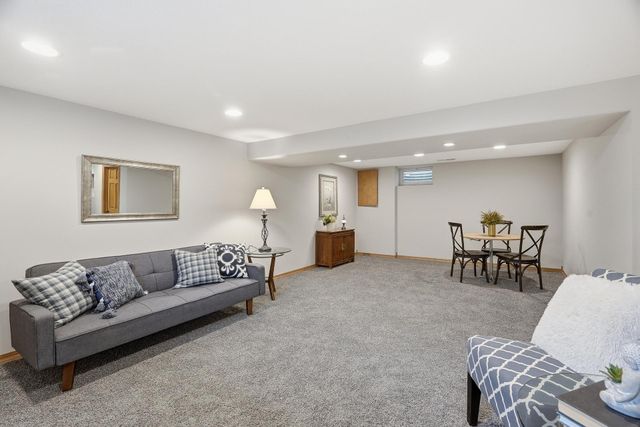 7944 Hillside Trail S, Cottage Grove, MN 55016