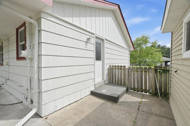 7944 Hillside Trail S, Cottage Grove, MN 55016