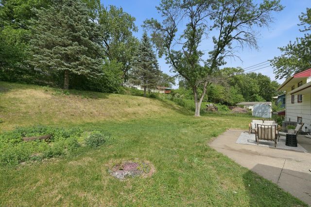 7944 Hillside Trail S, Cottage Grove, MN 55016