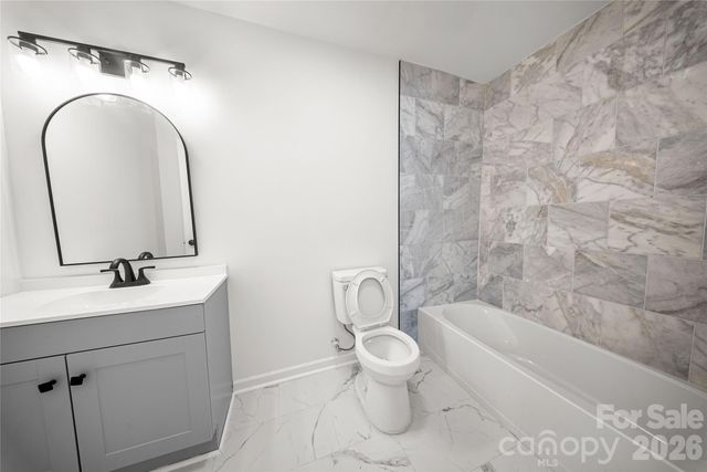 10107 Clairemore Place, Charlotte, NC 28216