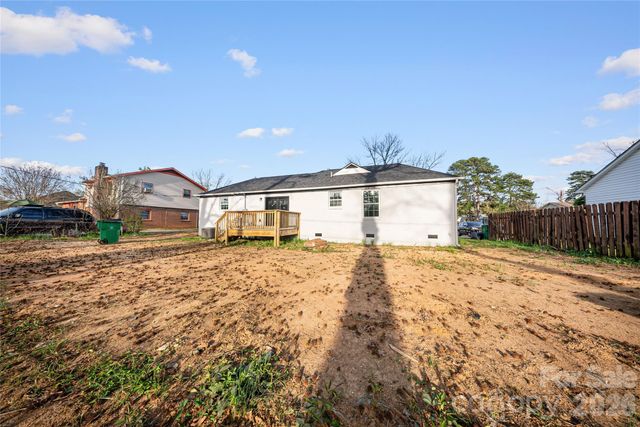 10107 Clairemore Place, Charlotte, NC 28216