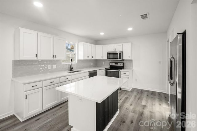 10107 Clairemore Place, Charlotte, NC 28216