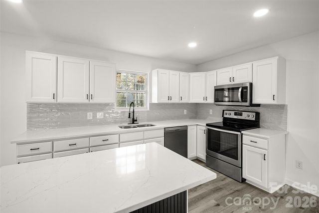 10107 Clairemore Place, Charlotte, NC 28216