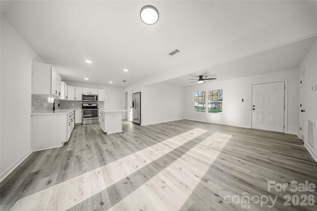 10107 Clairemore Place, Charlotte, NC 28216
