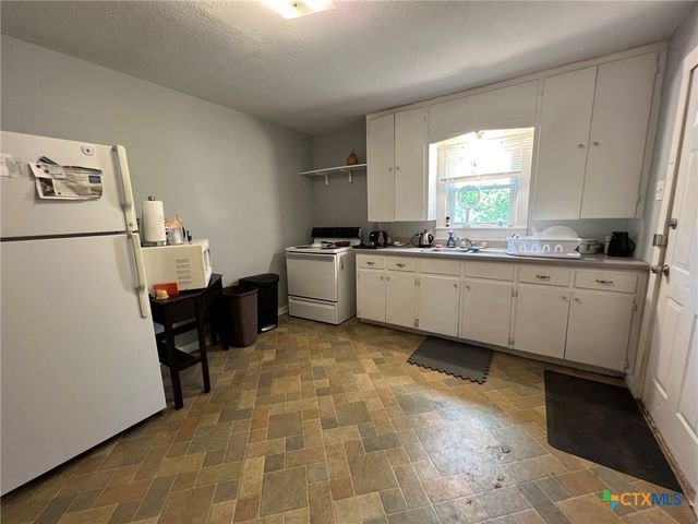 859 Oasis Street, New Braunfels, TX 78130