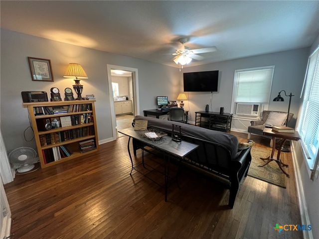 859 Oasis Street, New Braunfels, TX 78130