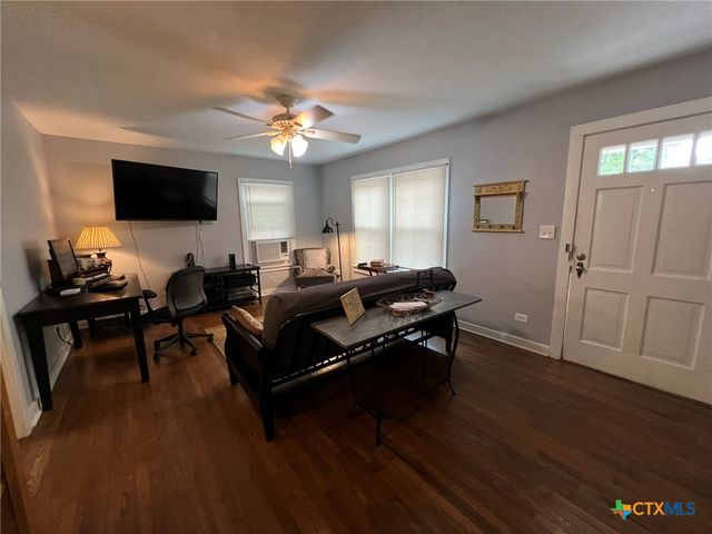 859 Oasis Street, New Braunfels, TX 78130