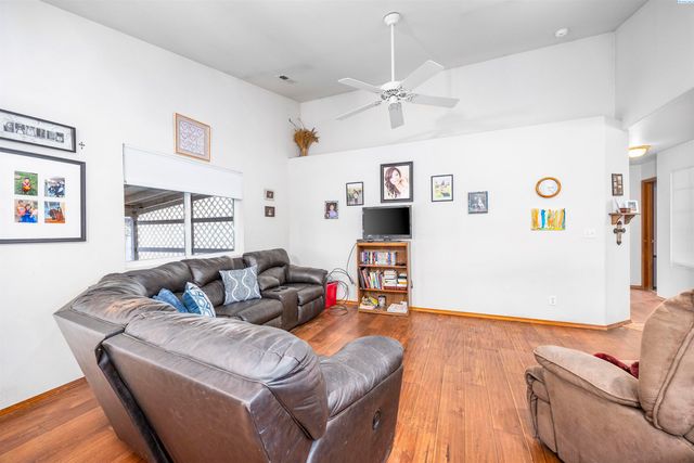 7219 W 4th Ave, Kennewick, WA 99336