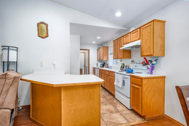 7219 W 4th Ave, Kennewick, WA 99336