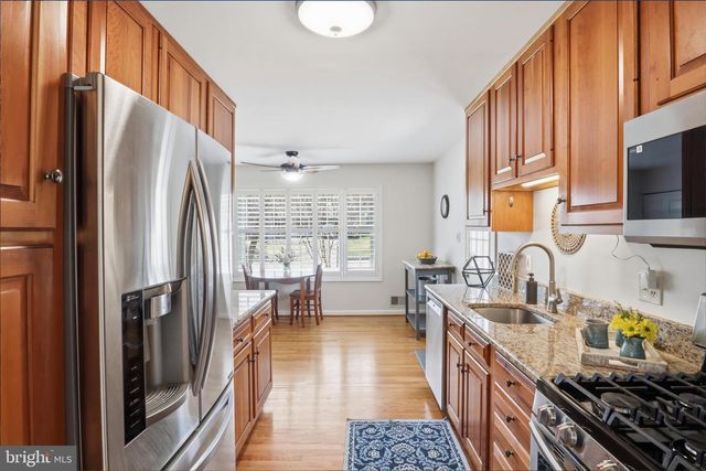 2407 CANDLEWOOD DR, Alexandria, VA 22308