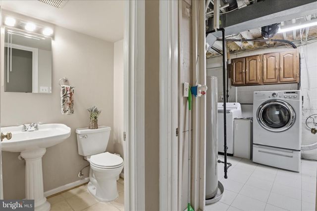 2407 CANDLEWOOD DR, Alexandria, VA 22308