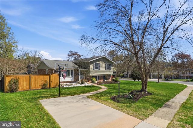 2407 CANDLEWOOD DR, Alexandria, VA 22308