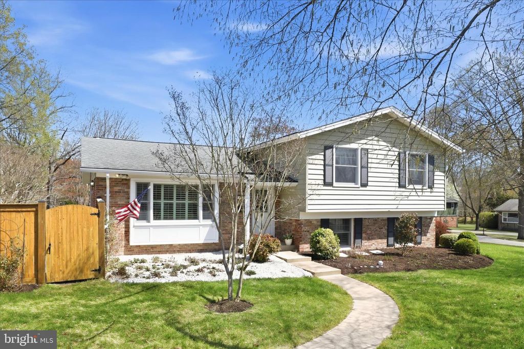 2407 CANDLEWOOD DR, Alexandria, VA 22308