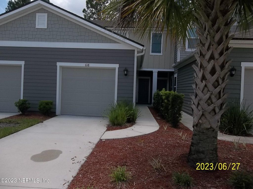 618 SERVIA Drive, Jacksonville, FL 32259