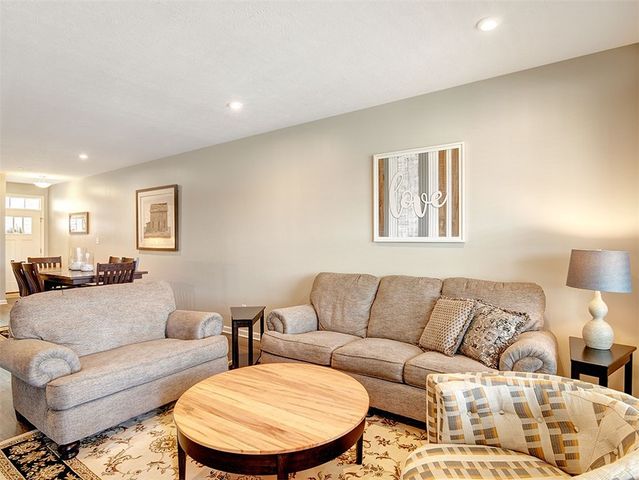 124 Curtis Court, Ohio Twp, PA 15143