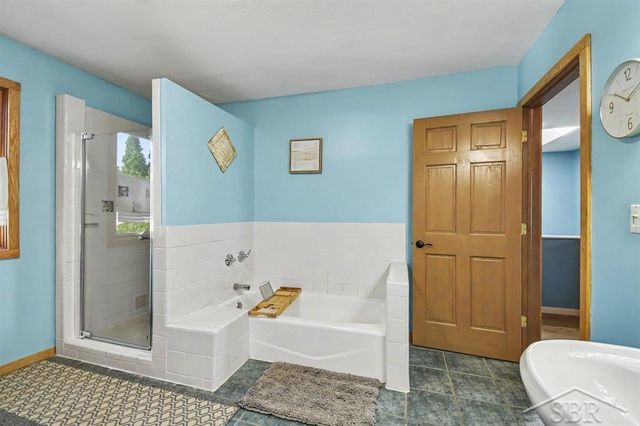 705 Bay Road, Bay City, MI 48706