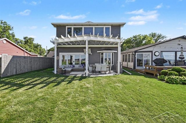 705 Bay Road, Bay City, MI 48706