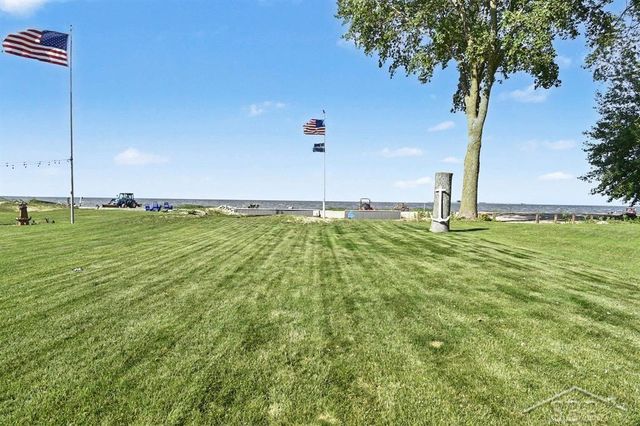 705 Bay Road, Bay City, MI 48706