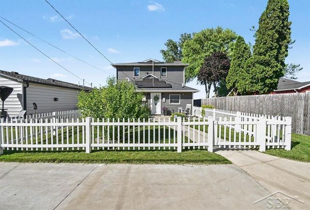 705 Bay Road, Bay City, MI 48706