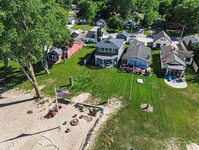 705 Bay Road, Bay City, MI 48706
