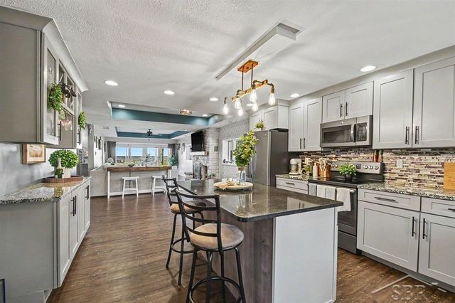 705 Bay Road, Bay City, MI 48706
