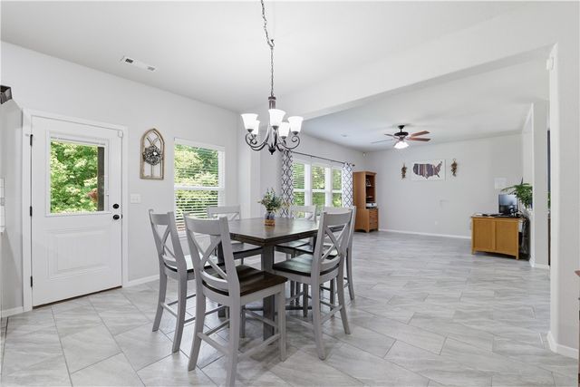 6407 SW Chestnut Hill Road, Bentonville, AR 72713