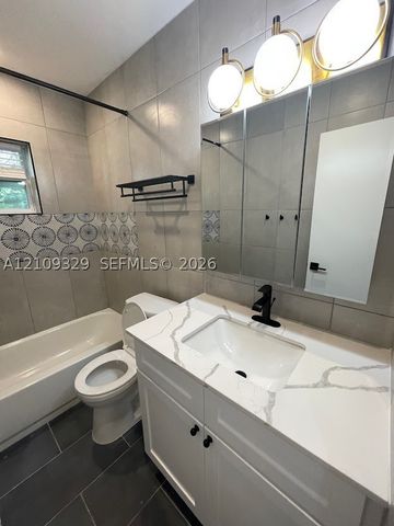 2418 Polk St 205, Hollywood, FL 33020
