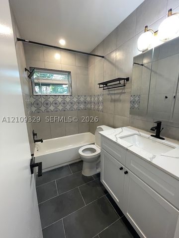 2418 Polk St 205, Hollywood, FL 33020