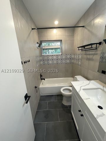 2418 Polk St 205, Hollywood, FL 33020