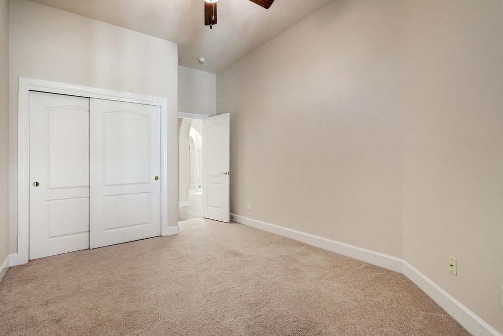 Image 12 of property listing at 6421 Dorado Beach NE, Albuquerque, NM 87111