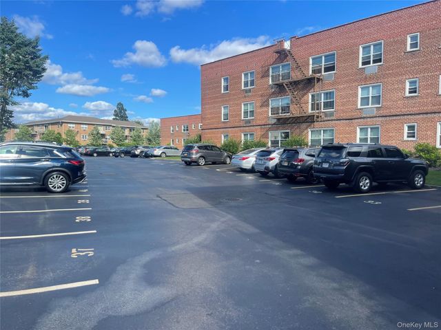 111 S Centre Avenue 1-Ss, Rockville Centre, NY 11570