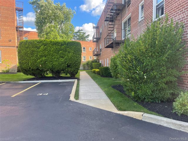 111 S Centre Avenue 1-Ss, Rockville Centre, NY 11570