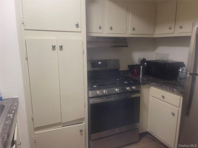 111 S Centre Avenue 1-Ss, Rockville Centre, NY 11570