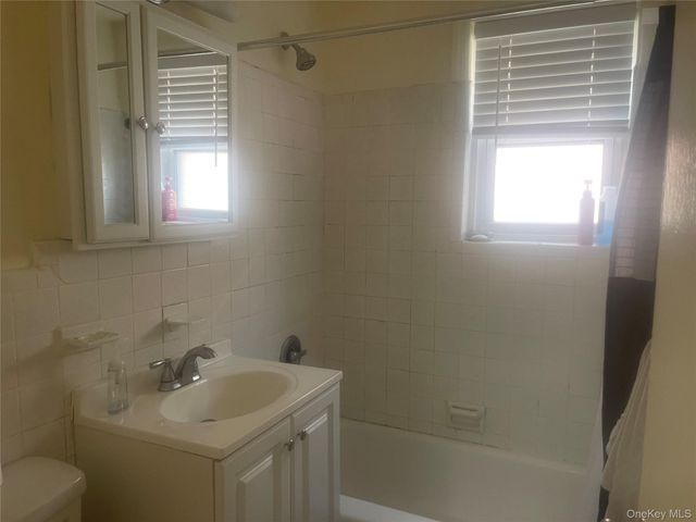 111 S Centre Avenue 1-Ss, Rockville Centre, NY 11570