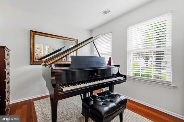 5 DUDLEY CT, Sterling, VA 20165