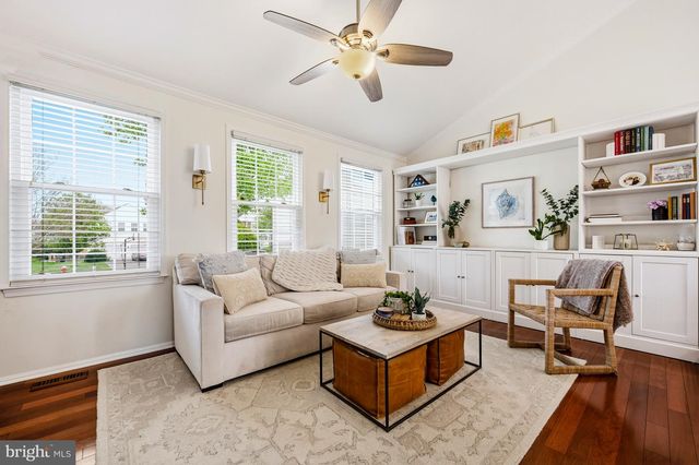 5 DUDLEY CT, Sterling, VA 20165
