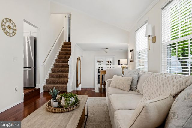 5 DUDLEY CT, Sterling, VA 20165