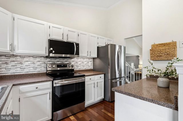 5 DUDLEY CT, Sterling, VA 20165