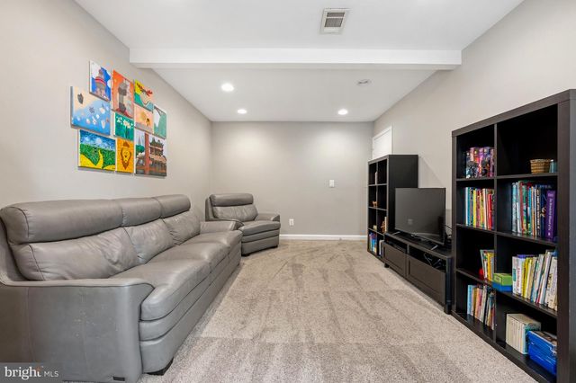 5 DUDLEY CT, Sterling, VA 20165